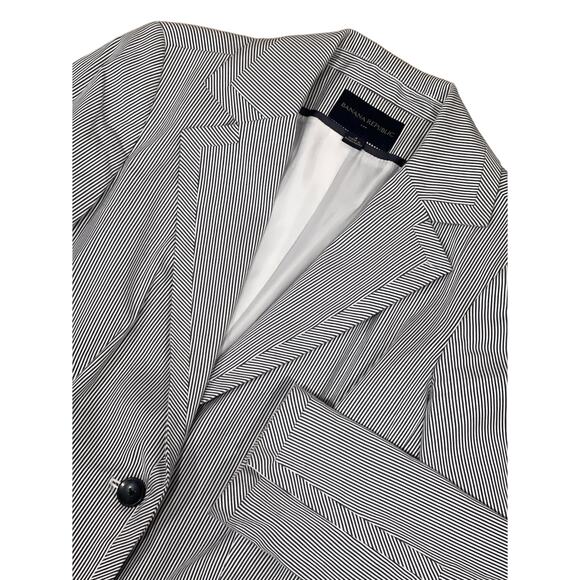 Banana Republic Black Stripe Blazer Size 4 KB72‎